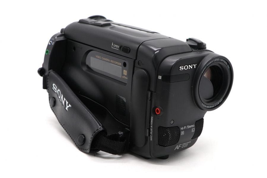 Видеокамера Sony CCD-TR580E
