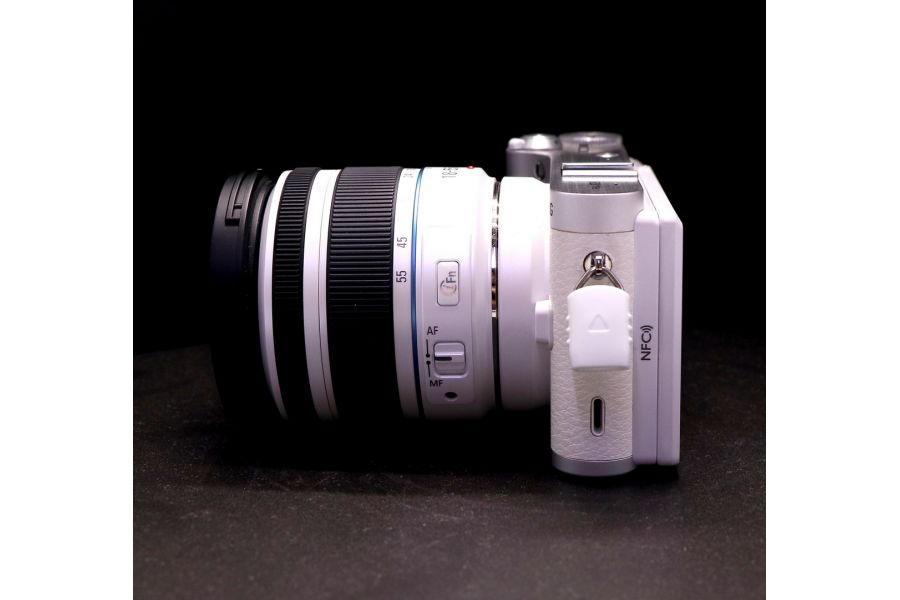 Samsung NX300 kit (пробег 210 кадров)