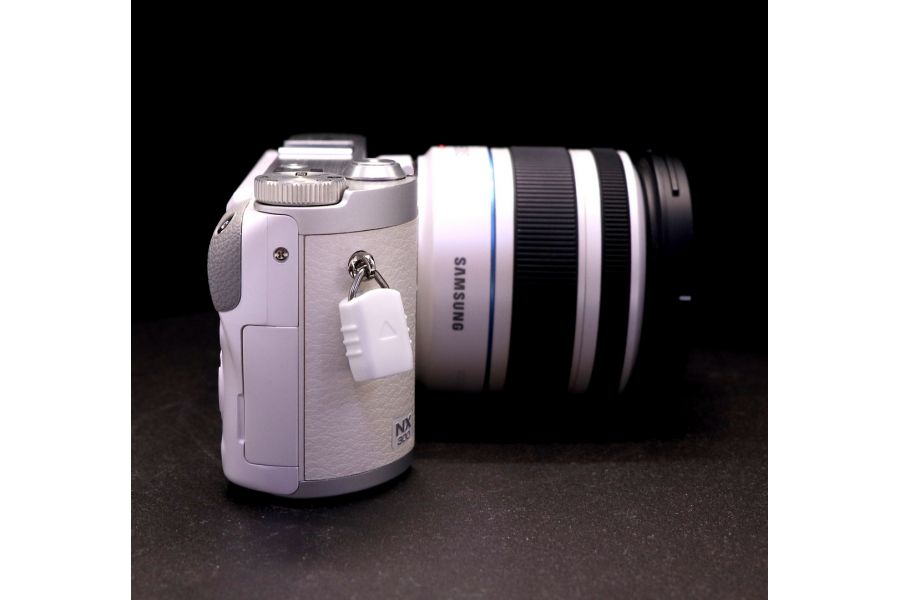 Samsung NX300 kit (пробег 210 кадров)