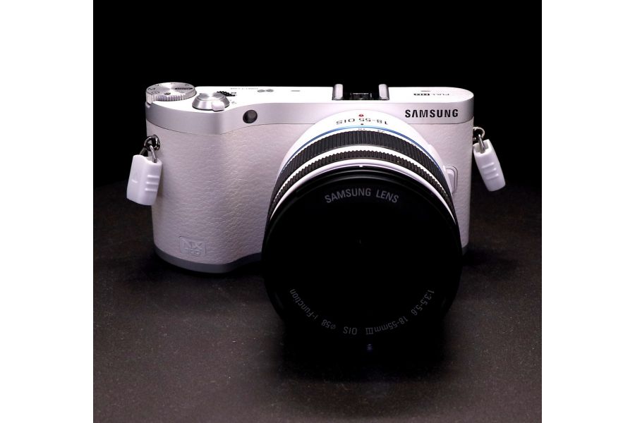 Samsung NX300 kit (пробег 210 кадров)