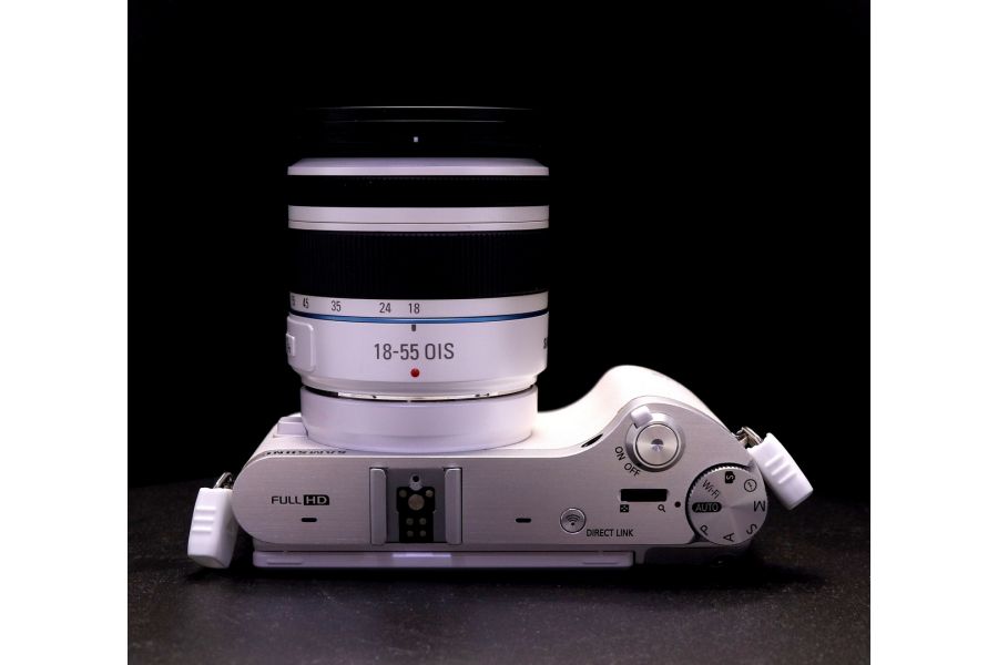 Samsung NX300 kit (пробег 210 кадров)