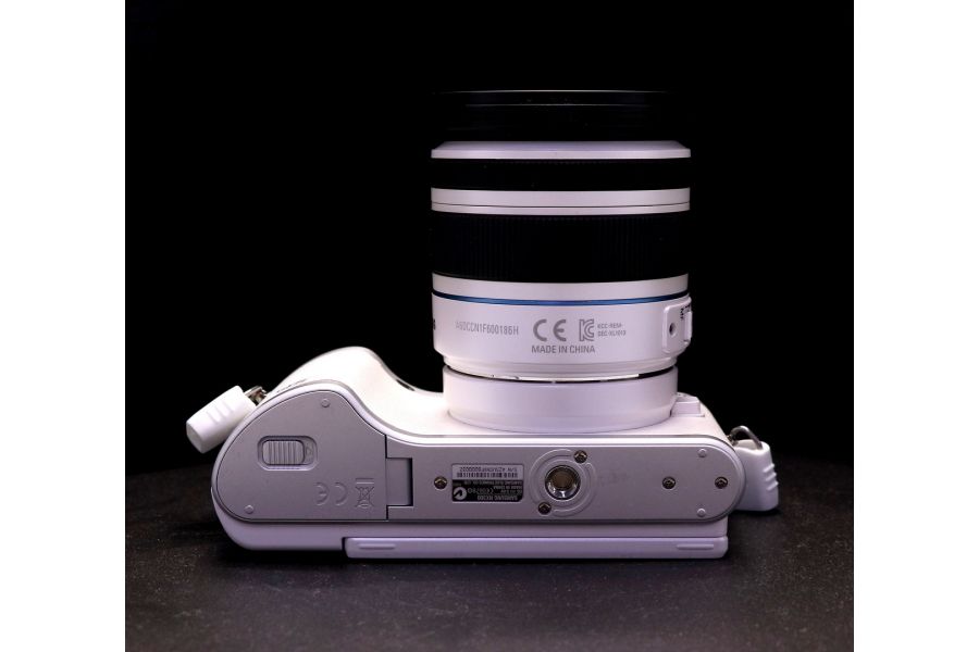 Samsung NX300 kit (пробег 210 кадров)