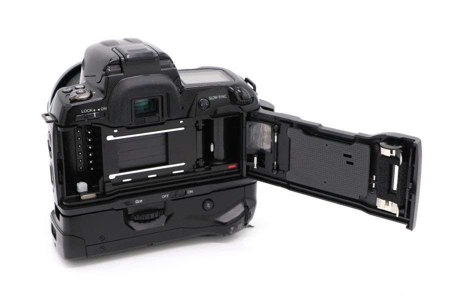 Minolta alpha 807si + Minolta AF Zoom Xi 28-105mm