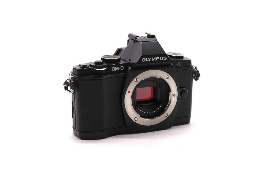 Olympus OM-D E-M5 body box (пробег 14000 кадров)