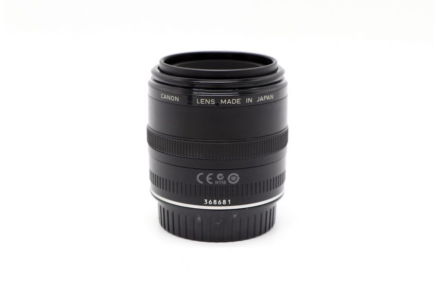 Canon EF 50mm f/2.5 Compact Macro в упаковке