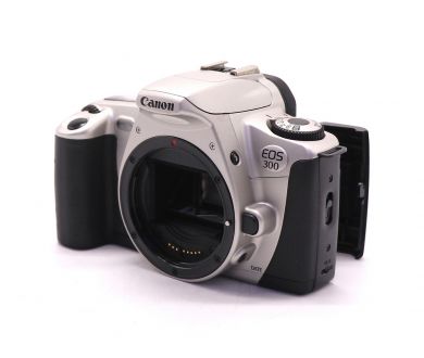 Малоформатная зеркальная камера Canon EOS 300 body 
