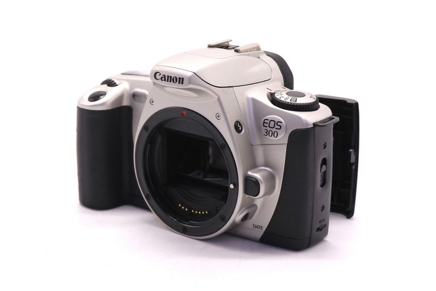 Малоформатная зеркальная камера Canon EOS 300 body 