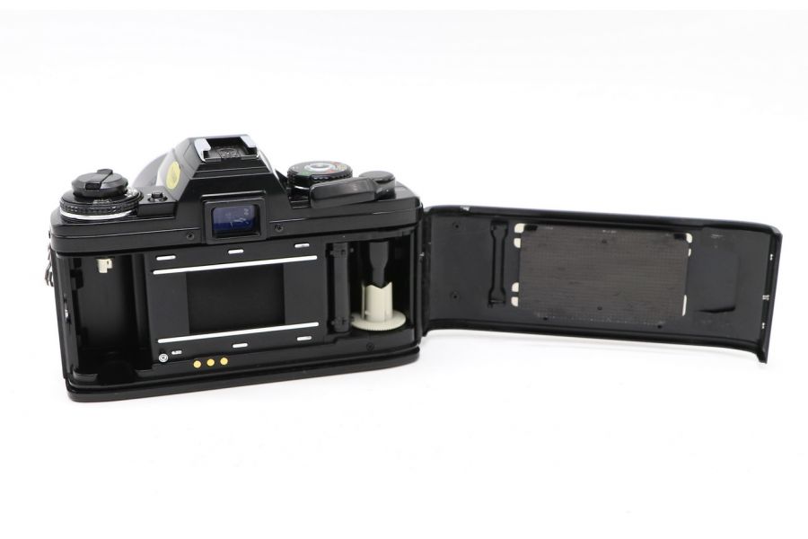 Minolta X-700 + Minolta MD 3.5/135mm