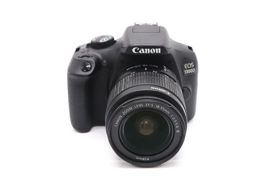 Canon EOS 1300D kit (пробег 3280 кадров)