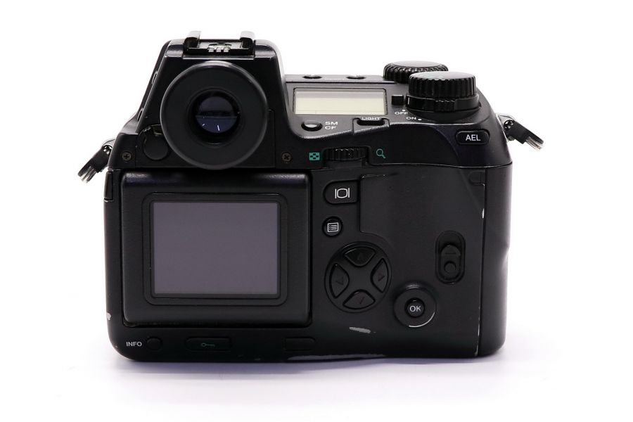 Olympus E-10 Camedia (Japan)