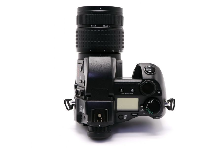 Olympus E-10 Camedia (Japan)