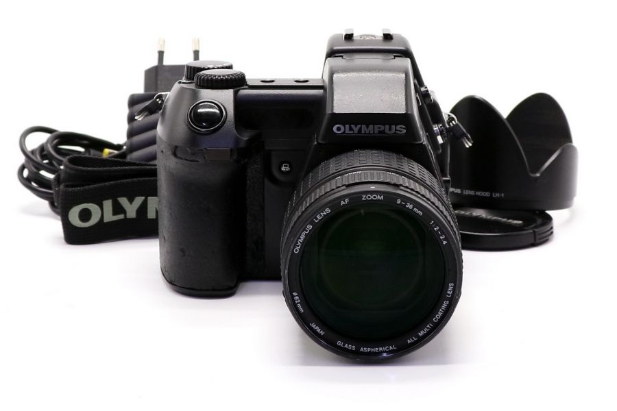 Olympus E-10 Camedia (Japan)