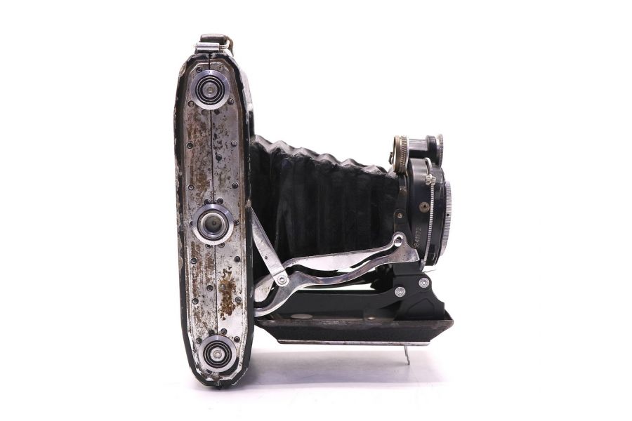 Советская среднеформатная клапп-камера Москва 4 