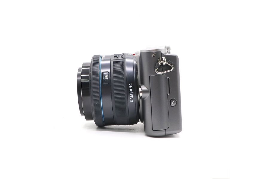 Samsung NX100 kit в упаковке