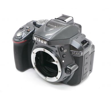 Nikon D5300 body серый (пробег 1125 кадров)