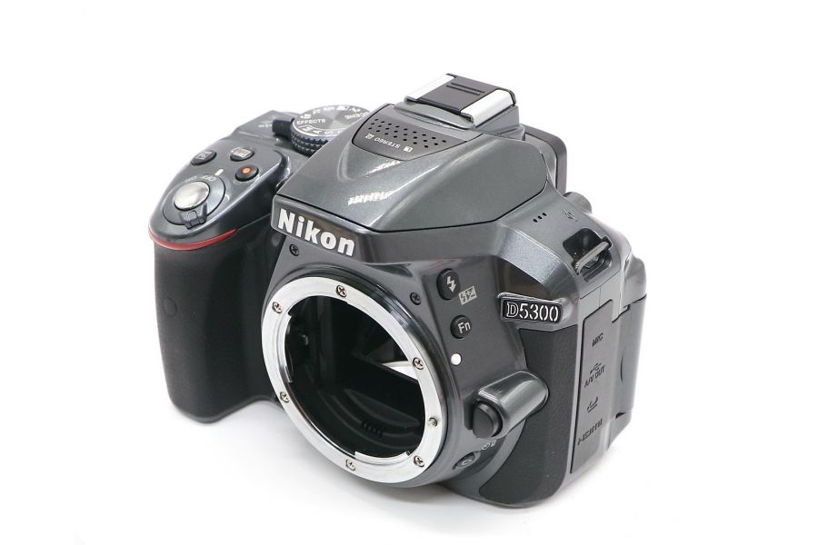 Nikon D5300 body серый (пробег 1125 кадров)