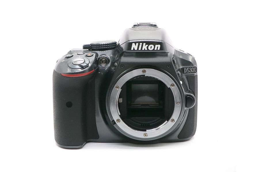 Nikon D5300 body серый (пробег 1125 кадров)