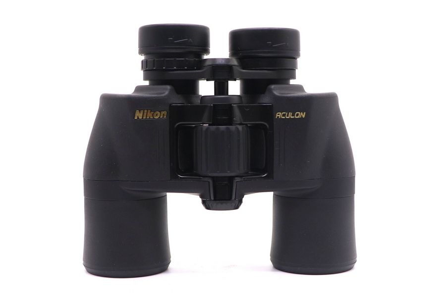 Бинокль Nikon Aculon A211 10x42