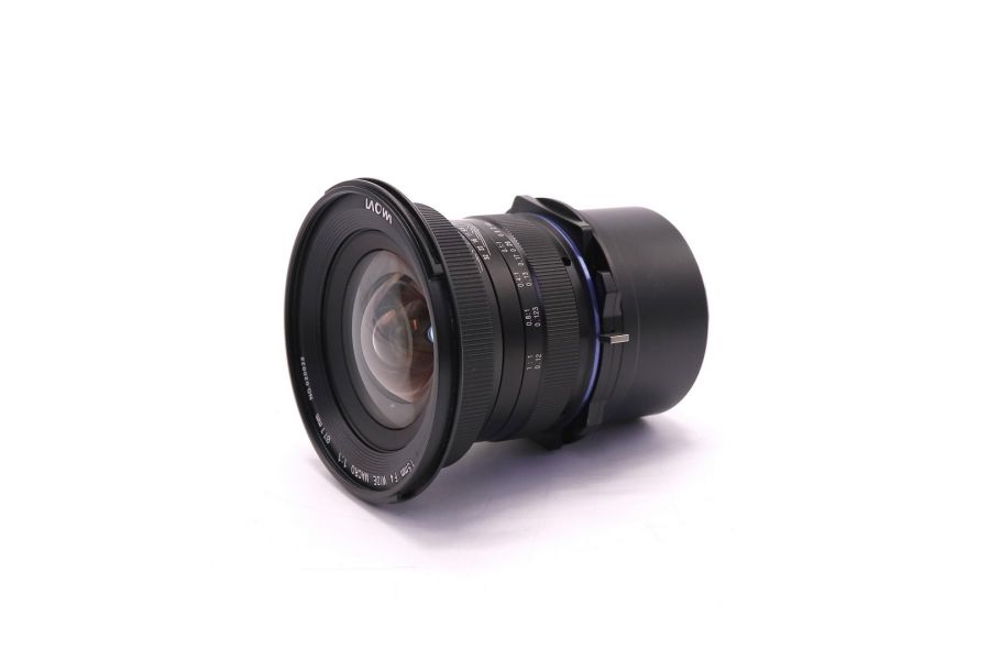 Laowa 15mm f/4 Wide Macro for Sony E в упаковке