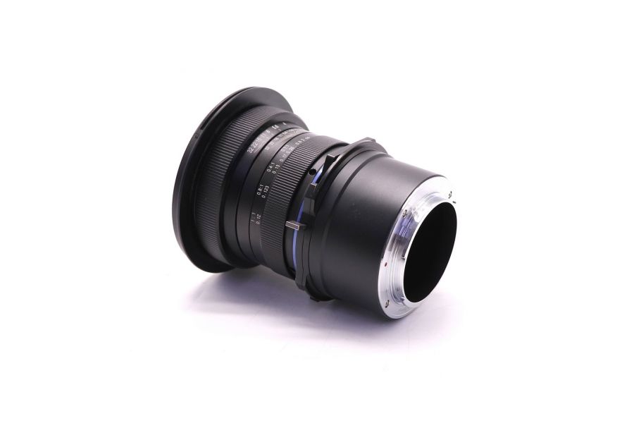 Laowa 15mm f/4 Wide Macro for Sony E в упаковке