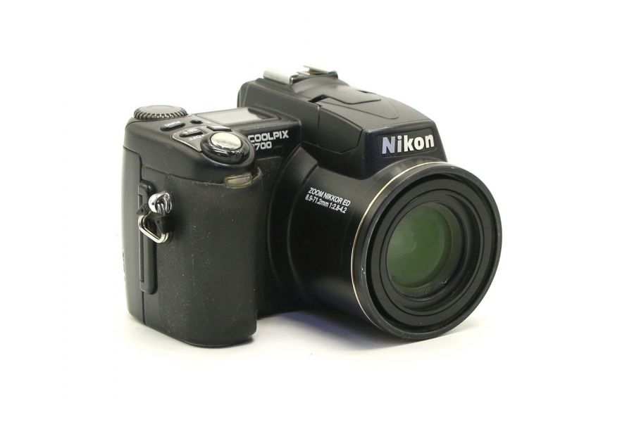 Nikon Coolpix 8700