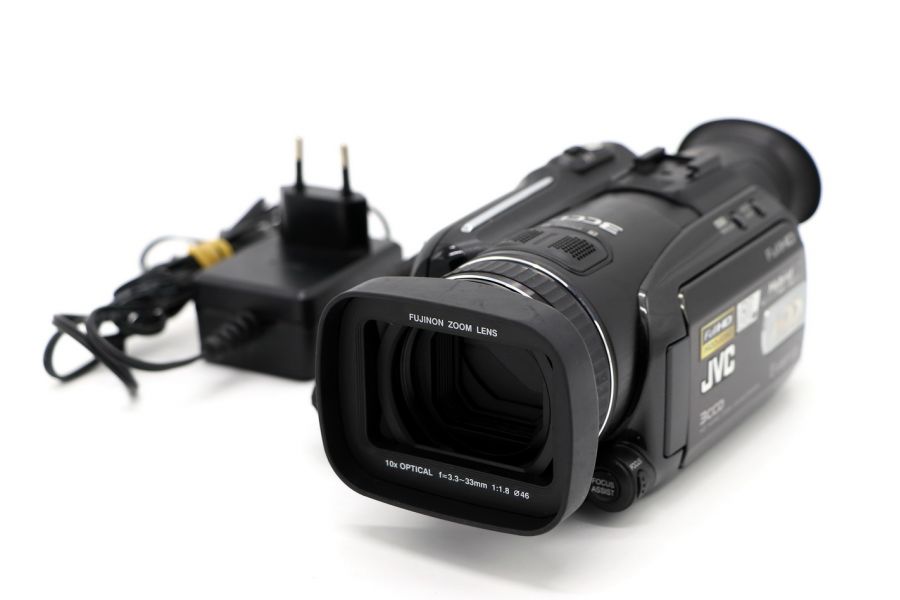 Видеокамера JVC GZ-HD7ER