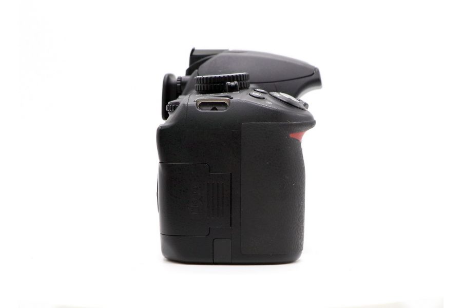 Nikon D3100 body в упаковке (пробег 1965 кадров)