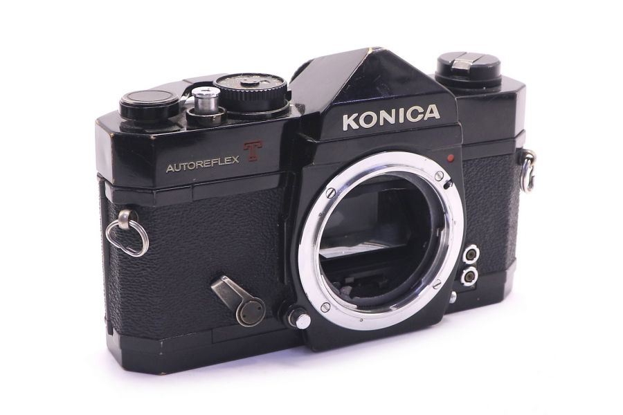 Konica Autoreflex T body (Japan, 1970)