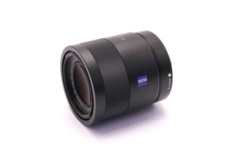 Sony Sonnar T* FE 55mm F1.8 ZA в упаковке