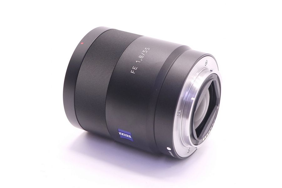 Sony Sonnar T* FE 55mm F1.8 ZA в упаковке