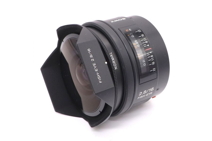Sony 16mm f/2.8 Fisheye (SAL-16F28) в упаковке