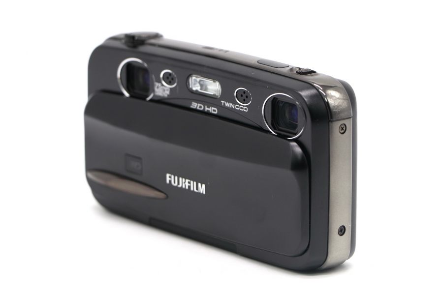 Fujifilm FinePix REAL 3D W3 в упаковке
