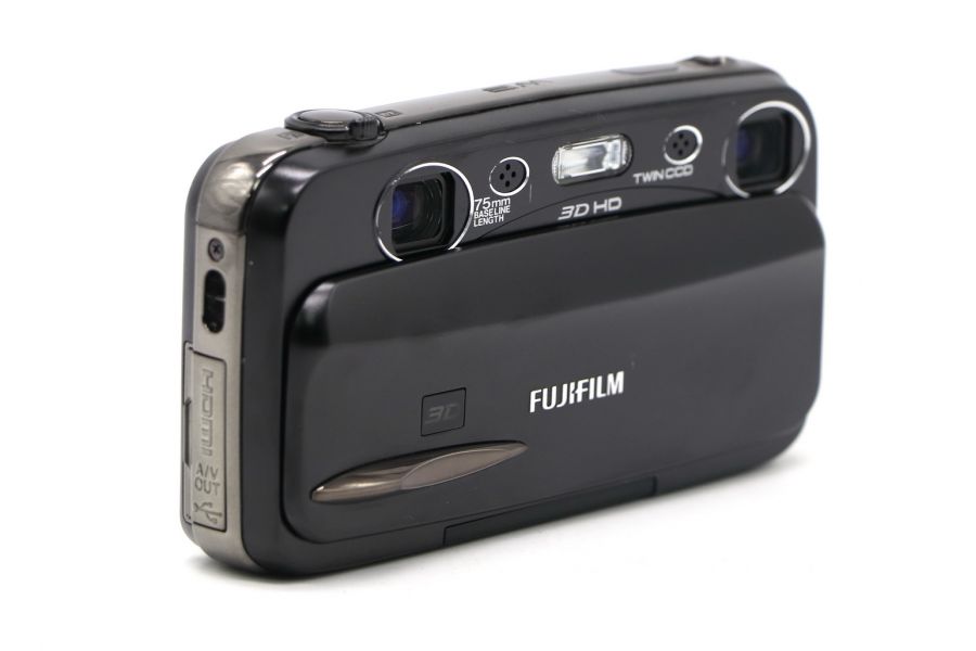 Fujifilm FinePix REAL 3D W3 в упаковке