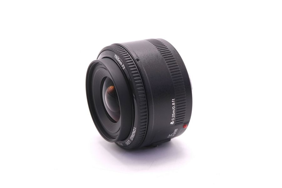 Объектив YongNuo AF 35mm f/2 Canon EF в упаковке