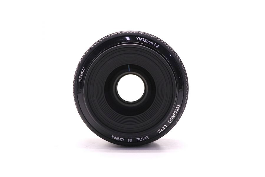 Объектив YongNuo AF 35mm f/2 Canon EF в упаковке