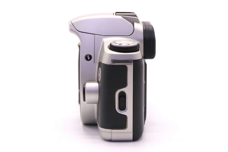 Canon EOS Kiss silver body (Taiwan)