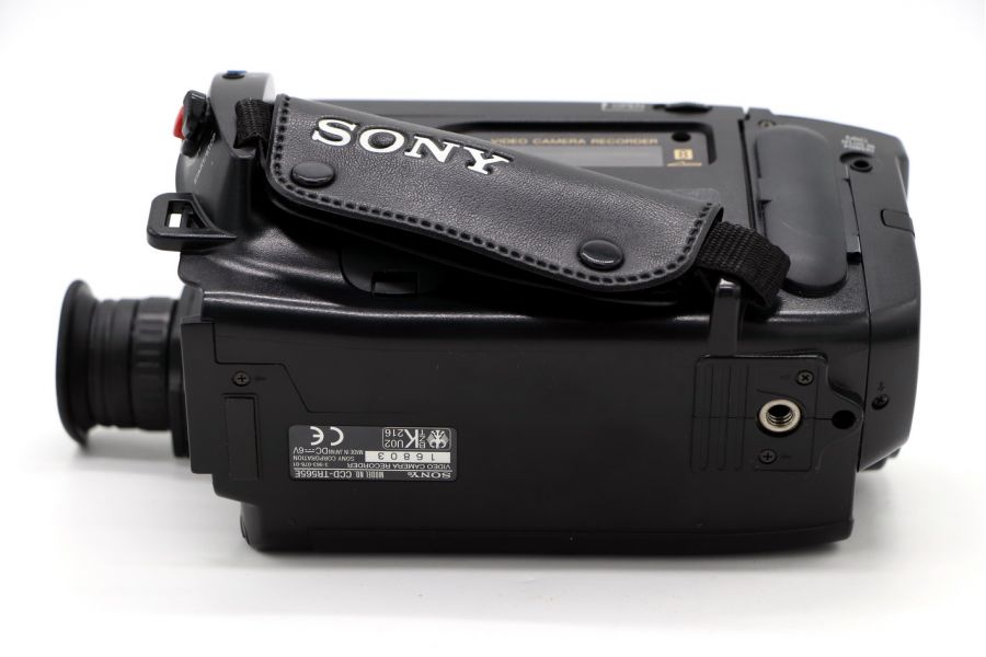 Видеокамера Sony CCD-TR565E