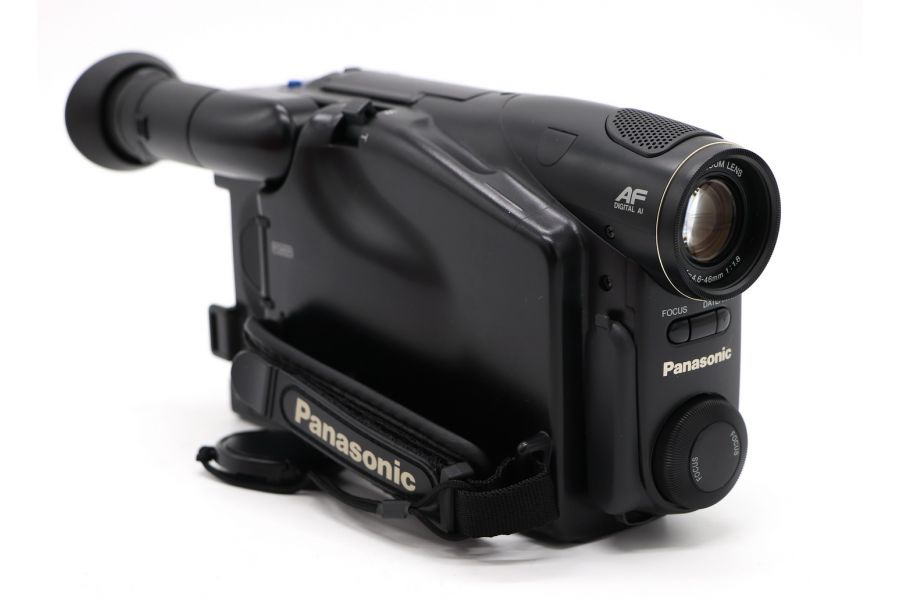 Видеокамера Panasonic NV-A3EN в упаковке
