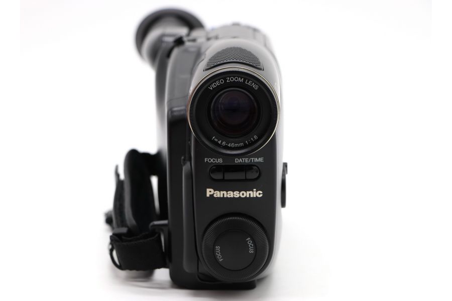 Видеокамера Panasonic NV-A3EN в упаковке