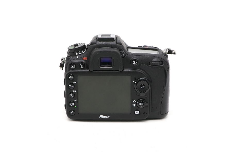 Nikon D7100 kit 18-140mm f/3.5-5.6G ED AF-S DX Zoom