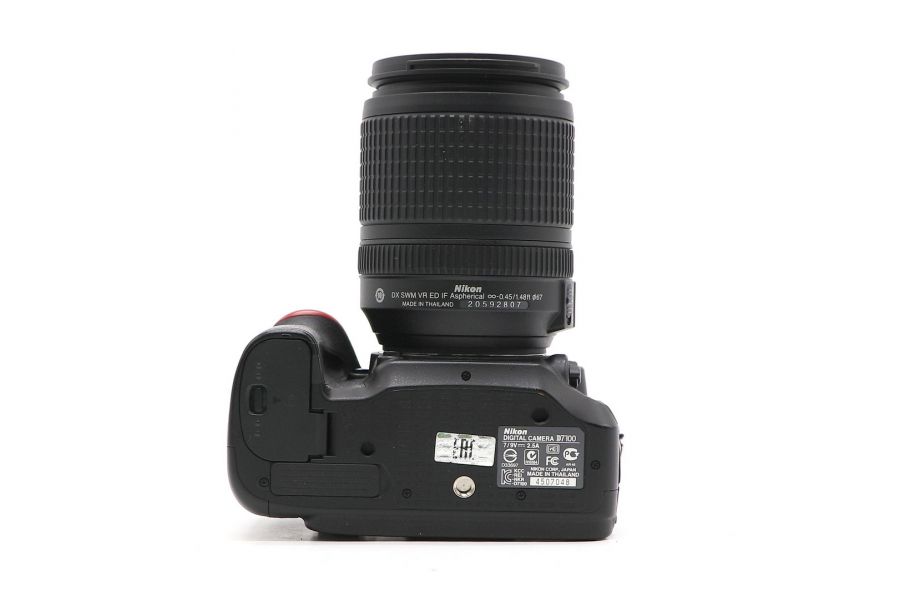Nikon D7100 kit 18-140mm f/3.5-5.6G ED AF-S DX Zoom