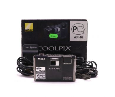 Компактная камера Nikon Coolpix S1000pj в упаковке