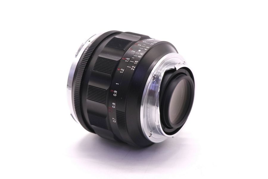 Voigtlander Nokton 50mm f/1.2 Aspherical в упаковке