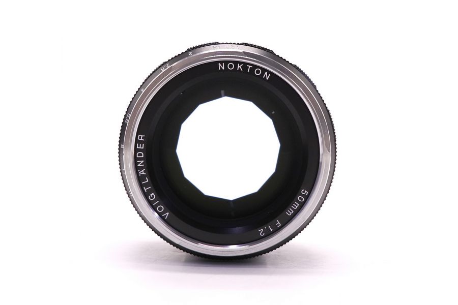 Voigtlander Nokton 50mm f/1.2 Aspherical в упаковке