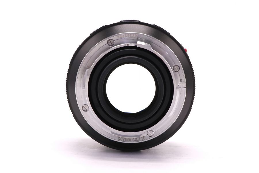 Voigtlander Nokton 50mm f/1.2 Aspherical в упаковке