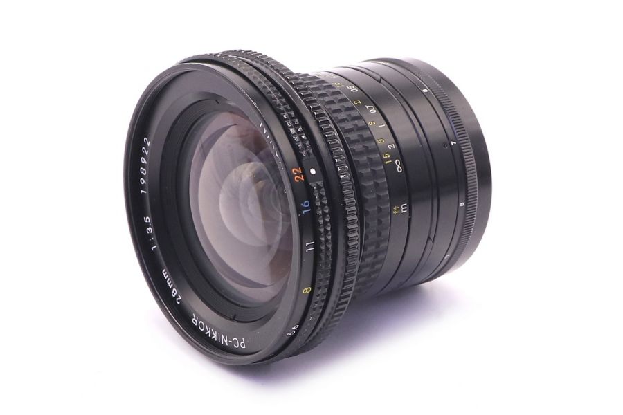 Nikon 28mm f/3.5 PC-Nikkor
