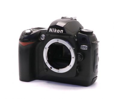 Nikon D70 body (пробег 35435 кадров)