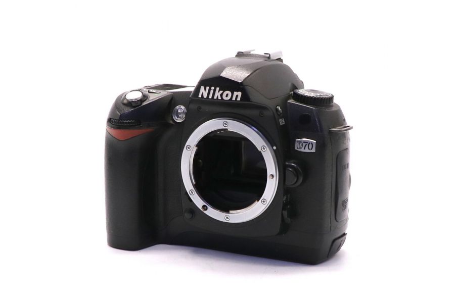 Nikon D70 body (пробег 35435 кадров)