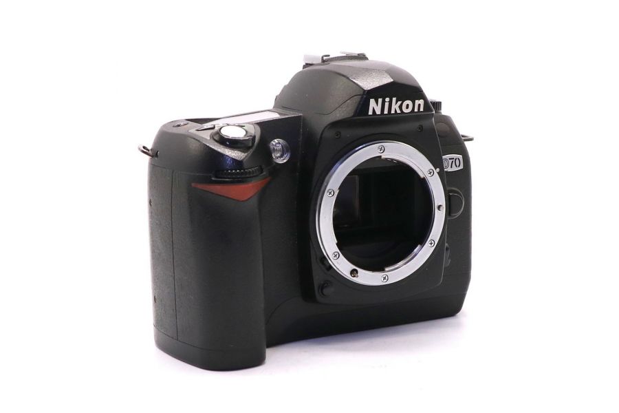 Nikon D70 body (пробег 35435 кадров)