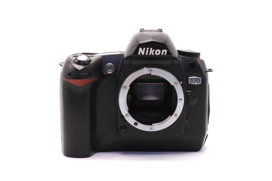 Nikon D70 body (пробег 35435 кадров)